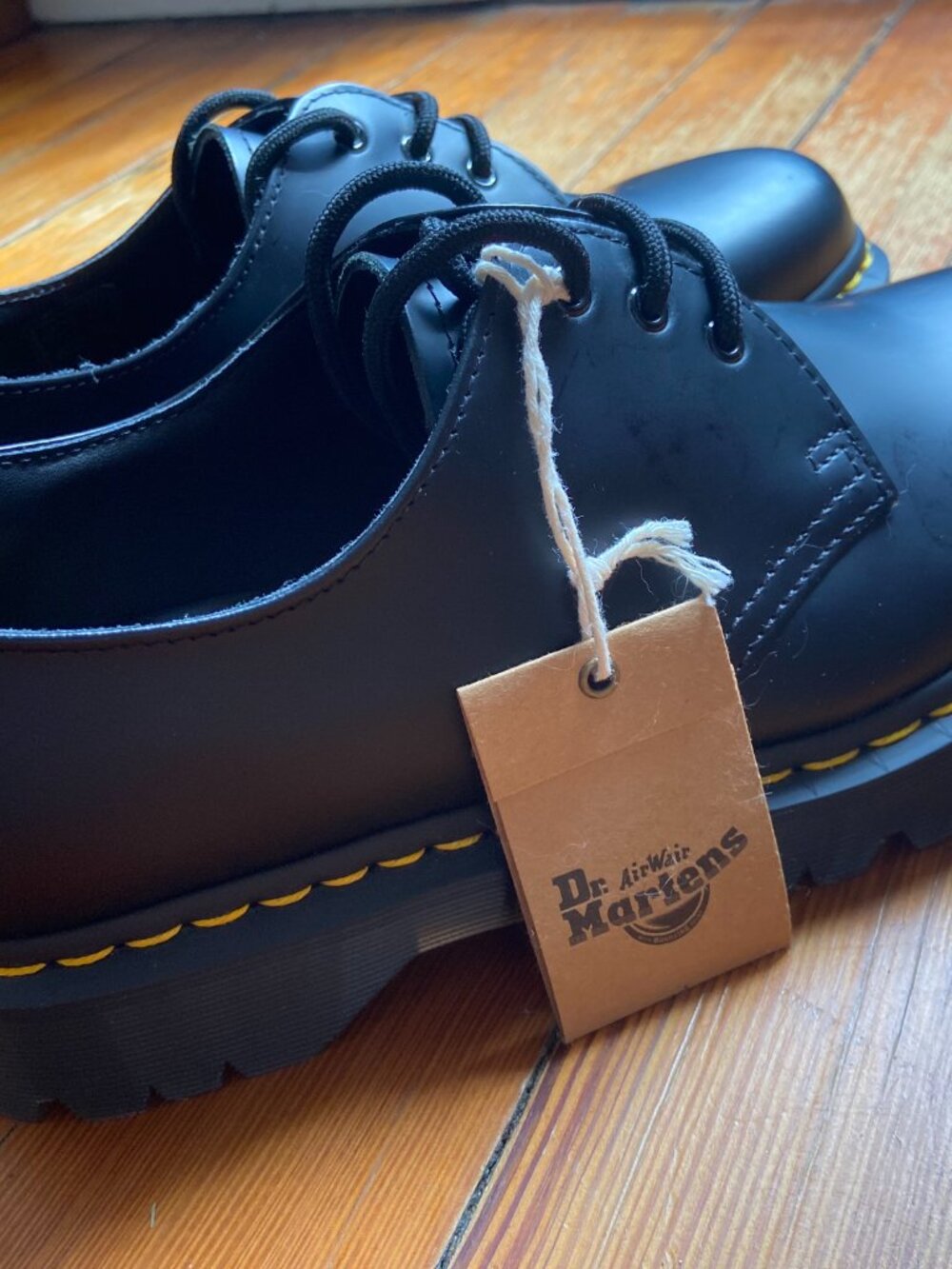 Dr. Martens Bex 1461 - NWT - Size 9 (US) - Picture 3 of 5